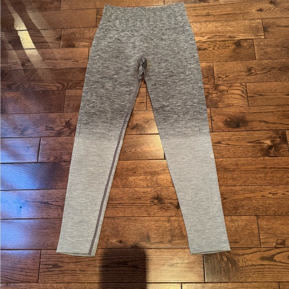 NWOT Lululemon stunning ombré leggings grey size 6 - Picture 2 of 8